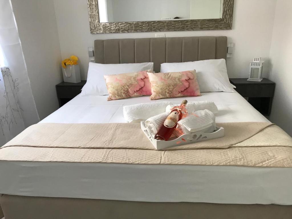 Hedonist-Luxury 2 Bedroom Apartment With Private Hot Tub, Garden And Free Parking Trogir Eksteriør billede