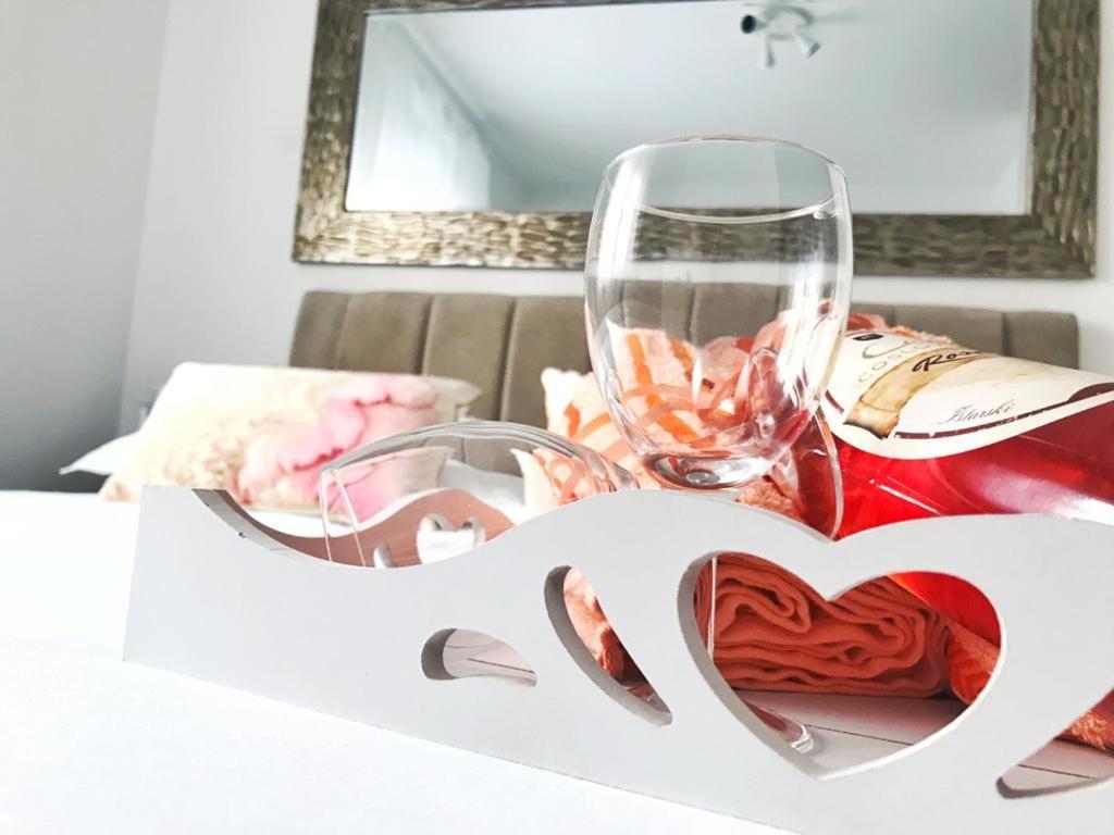 Hedonist-Luxury 2 Bedroom Apartment With Private Hot Tub, Garden And Free Parking Trogir Eksteriør billede