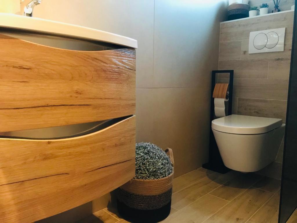 Hedonist-Luxury 2 Bedroom Apartment With Private Hot Tub, Garden And Free Parking Trogir Eksteriør billede