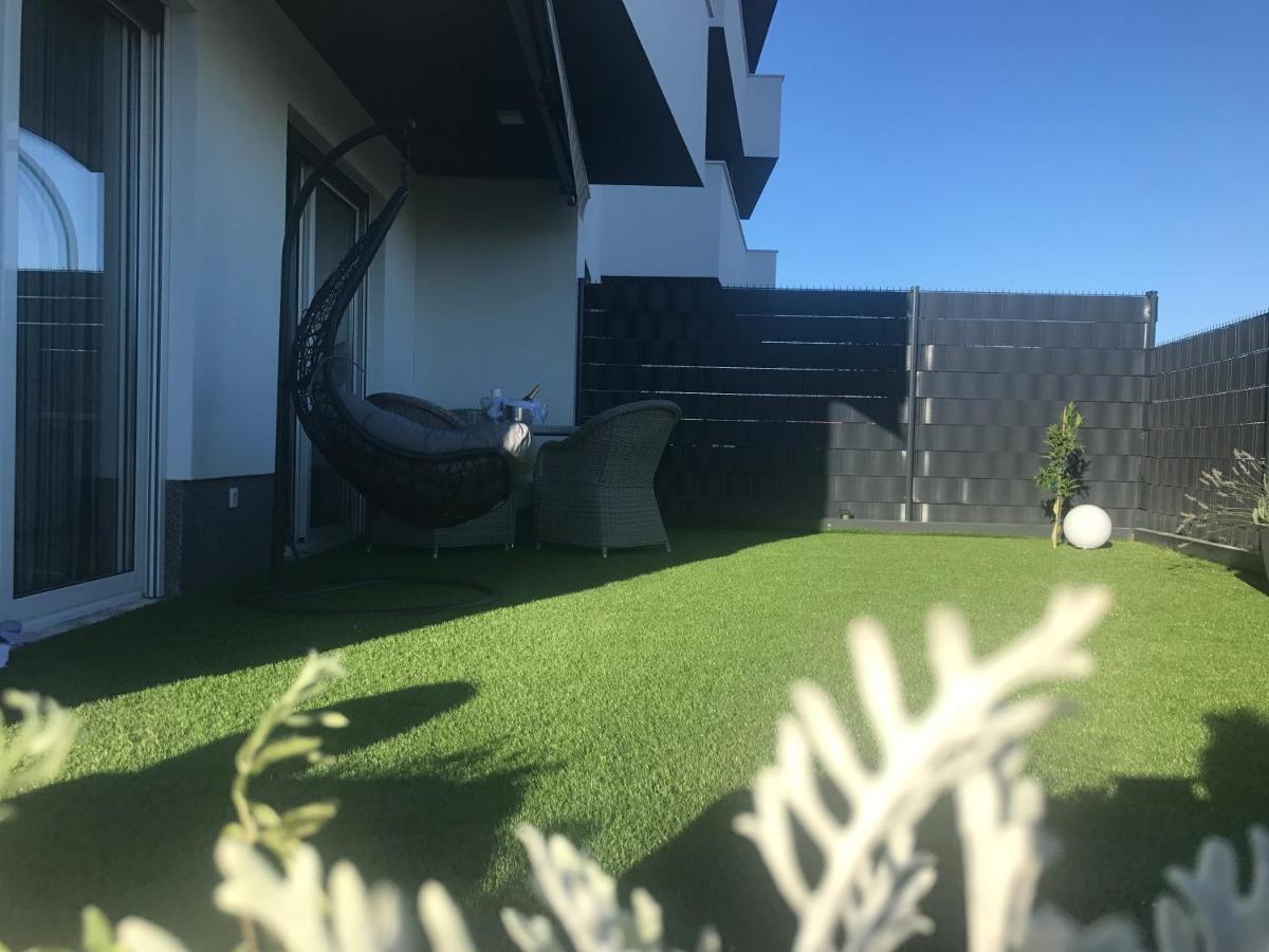 Hedonist-Luxury 2 Bedroom Apartment With Private Hot Tub, Garden And Free Parking Trogir Eksteriør billede